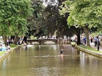  - Tourism in Bourton-on-the-Water