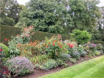  - Garden Club visits Redenham House