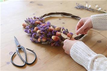 Dried flower Autumn wreath workshop