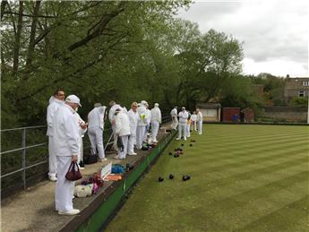 Arctic conditions do not cool enthusiasm for the season opener