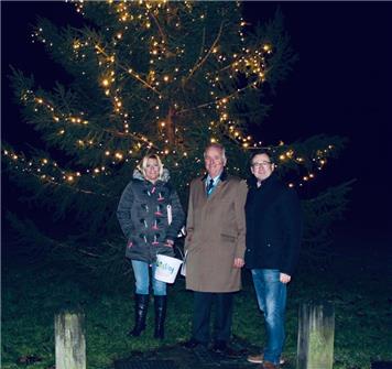  - Christmas lights switch on 2021 is a success