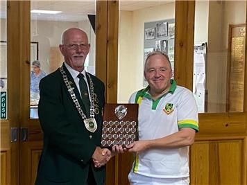  - Mike Knowles Triumphs in Debut Season for Victory Park Bowls Club
