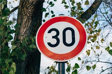 30mph roundel sign, photo by Markus Winkler on Unsplash - Speeding in Clive - latest VAS data