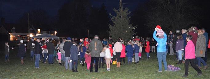  - Great turnout for Christmas lights switch on