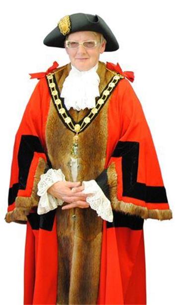  - Mayor to start 2016 Hurstbourne 5