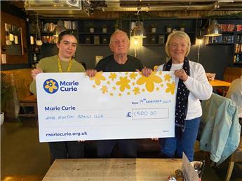 Long Ashton Bowling Club raises £1500 for Marie Curie.