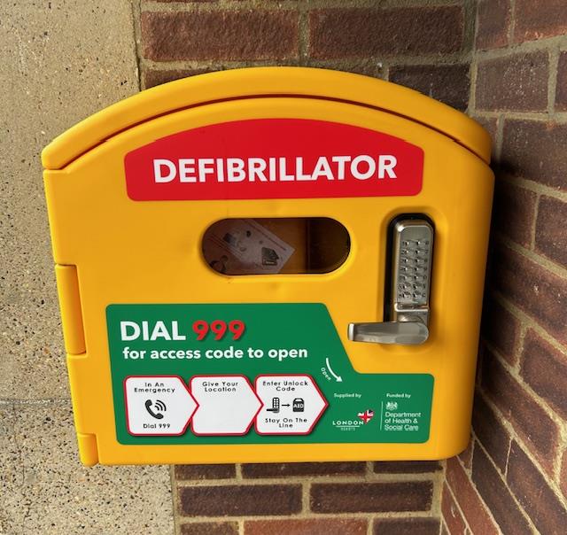 NEW LIFESAVING COMMUNITY ASSET INSTALLED AT DARENTH VILLAGE HALL